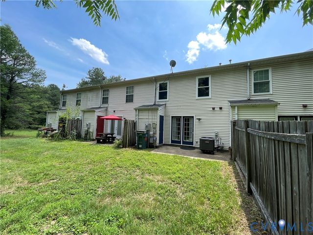 911 Grayfox Cir, Richmond, VA 23223