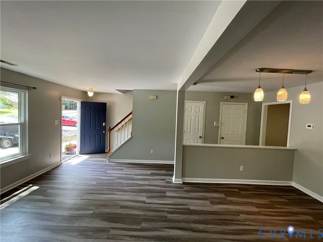911 Grayfox Cir, Richmond, VA 23223