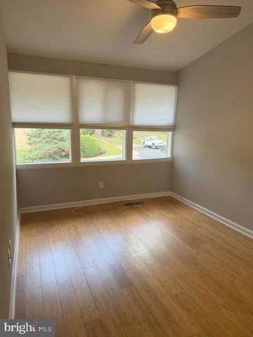 4406 FOREST GLEN CT, Annandale, VA 22003