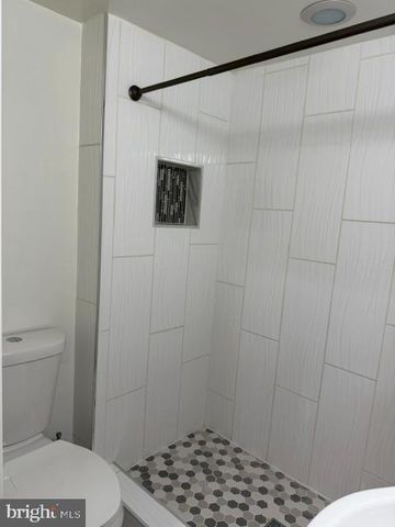 4406 FOREST GLEN CT, Annandale, VA 22003