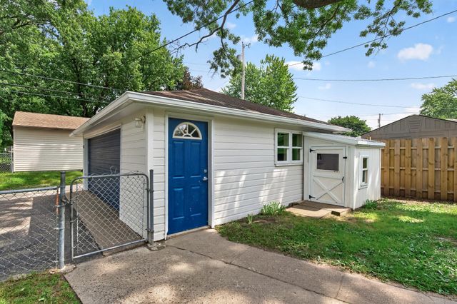 45 21st Avenue N, Hopkins, MN 55343