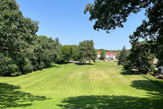 45 21st Avenue N, Hopkins, MN 55343