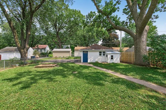 45 21st Avenue N, Hopkins, MN 55343