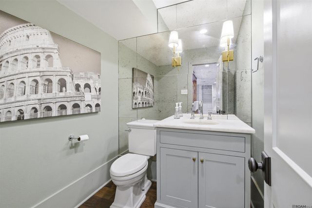 2424 Broussard St, Baton Rouge, LA 70808