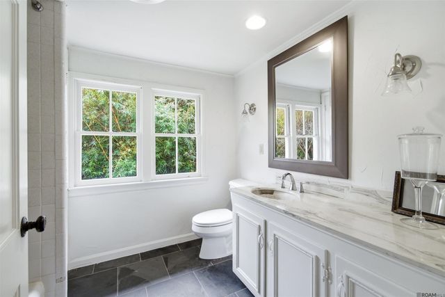 2424 Broussard St, Baton Rouge, LA 70808