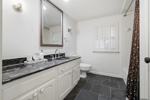 2424 Broussard St, Baton Rouge, LA 70808