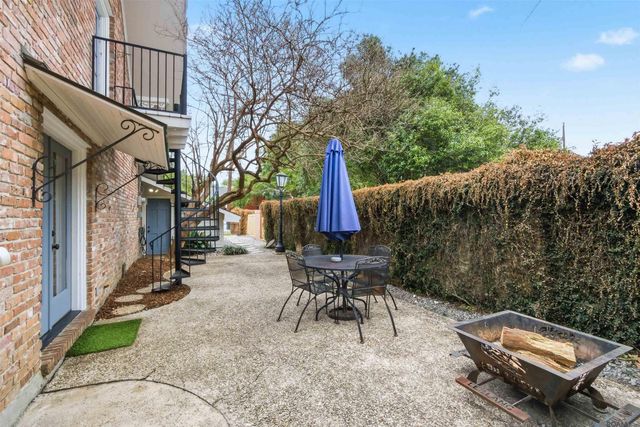 2424 Broussard St, Baton Rouge, LA 70808