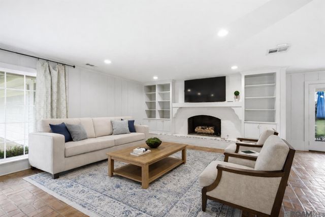 2424 Broussard St, Baton Rouge, LA 70808