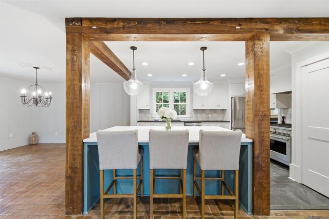 2424 Broussard St, Baton Rouge, LA 70808