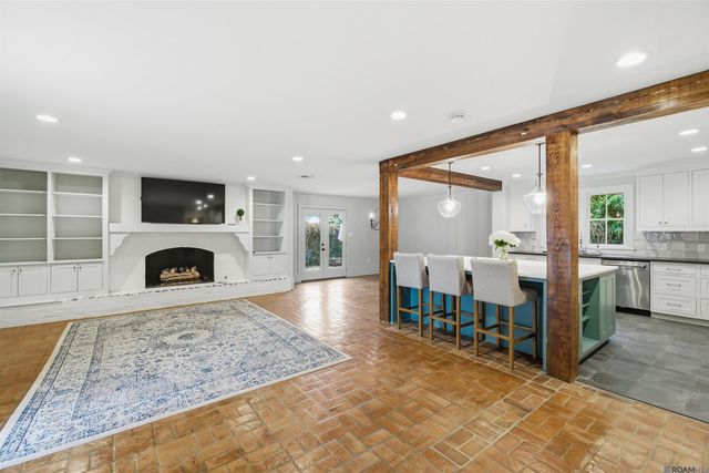 2424 Broussard St, Baton Rouge, LA 70808