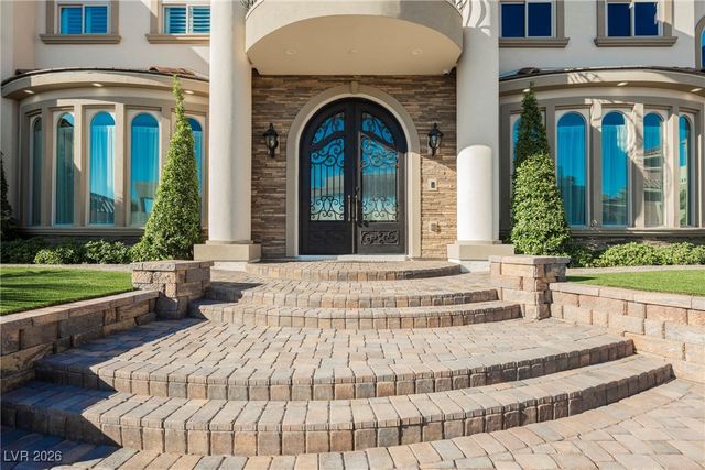 1721 South Tioga Way, Las Vegas, NV 89117