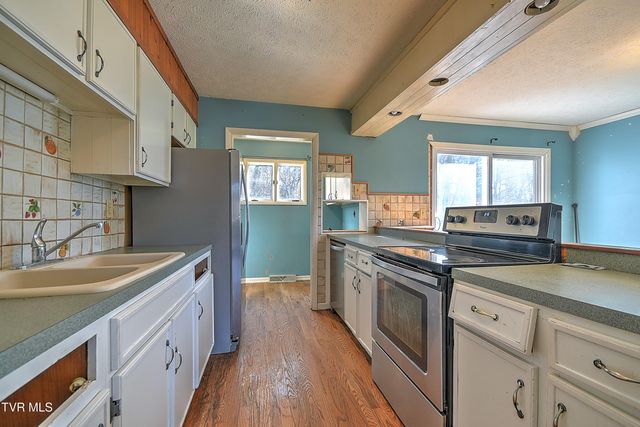 211 Sunny Hill Court, Fall Branch, TN 37656