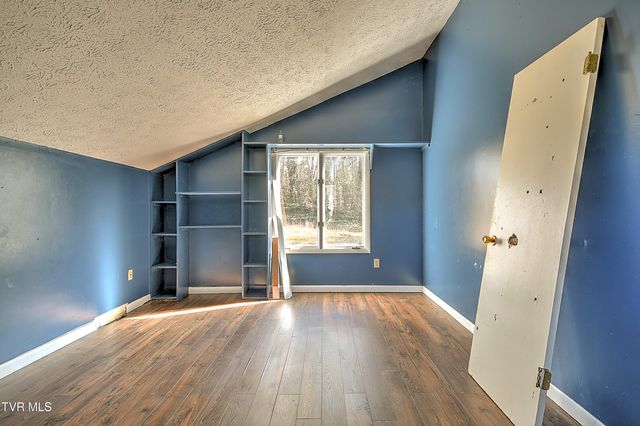 211 Sunny Hill Court, Fall Branch, TN 37656