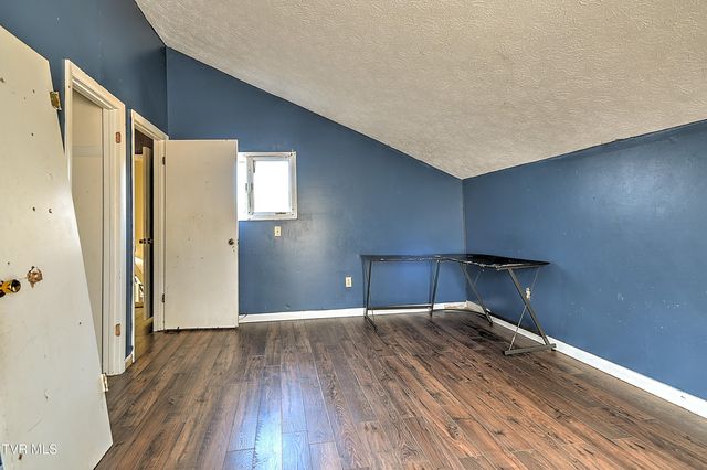 211 Sunny Hill Court, Fall Branch, TN 37656