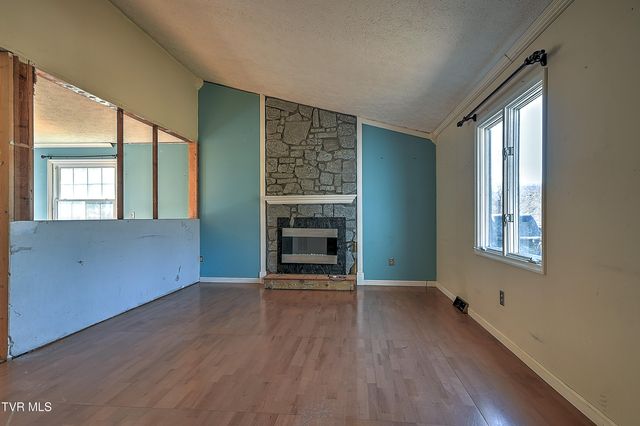 211 Sunny Hill Court, Fall Branch, TN 37656