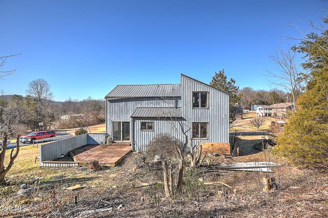 211 Sunny Hill Court, Fall Branch, TN 37656