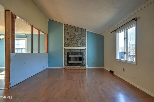 211 Sunny Hill Court, Fall Branch, TN 37656