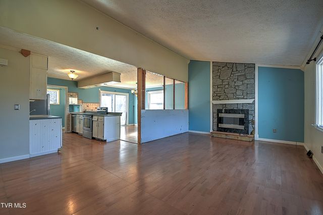 211 Sunny Hill Court, Fall Branch, TN 37656