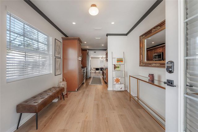 8907 N DEXTER AVENUE, Tampa, FL 33604