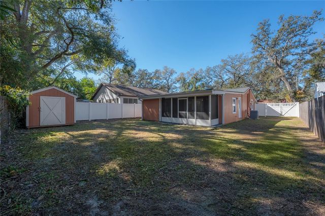 8907 N DEXTER AVENUE, Tampa, FL 33604