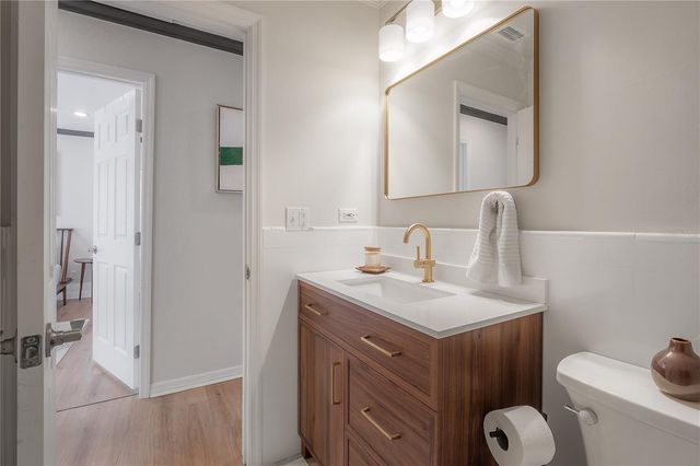 8907 N DEXTER AVENUE, Tampa, FL 33604