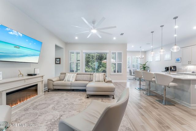 295 PALOMAR Drive, St. Johns, FL 32259
