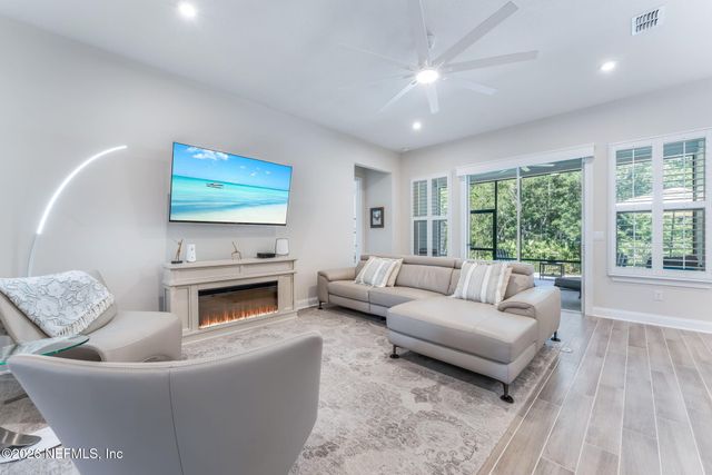 295 PALOMAR Drive, St. Johns, FL 32259