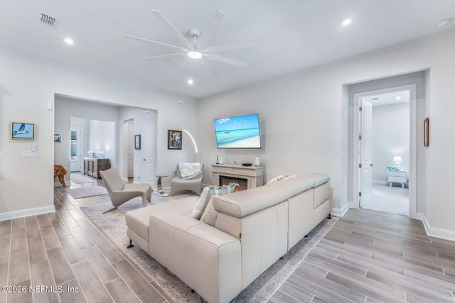 295 PALOMAR Drive, St. Johns, FL 32259