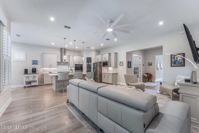 295 PALOMAR Drive, St. Johns, FL 32259