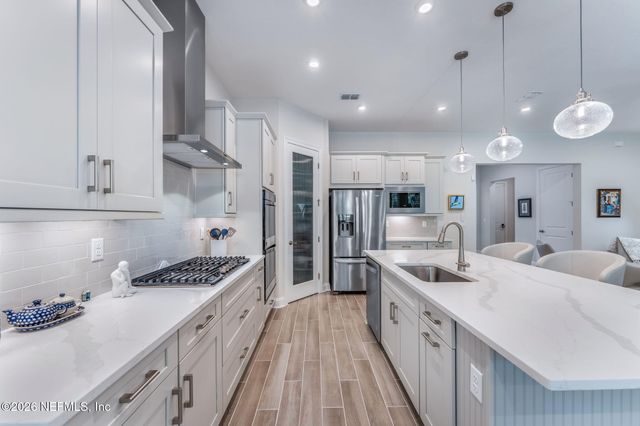 295 PALOMAR Drive, St. Johns, FL 32259