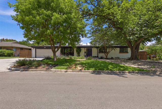 3817 Springbranch Drive, Benbrook, TX 76116