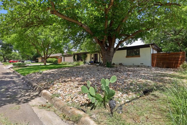 3817 Springbranch Drive, Benbrook, TX 76116