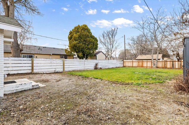 511 10th Ave N, Nampa, ID 83687