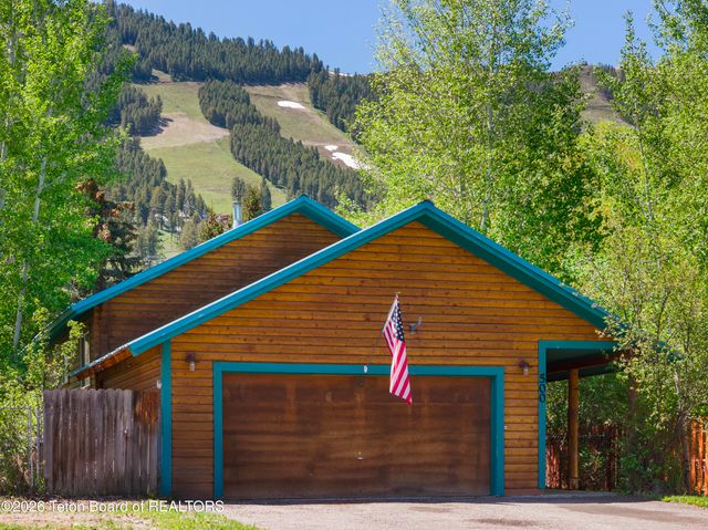 500 E HANSEN Avenue, Jackson, WY 83001