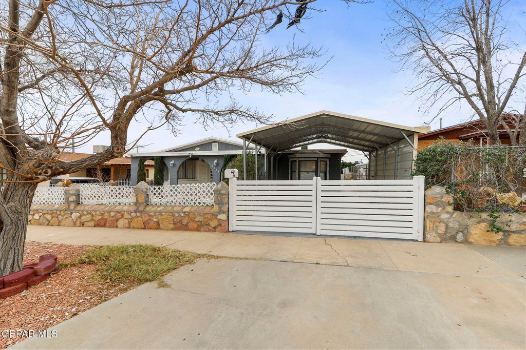 2704 MCKINLEY Avenue, El Paso, TX 79930