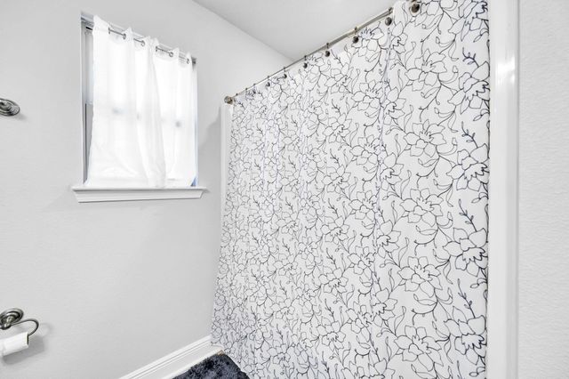 125 Ridgeway Circle, Crestview, FL 32536