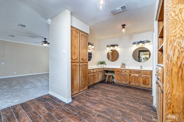 6009 Equestrian Boulevard, San Angelo, TX 76904