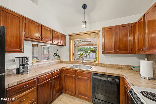 5539 W GARDEN Drive, Glendale, AZ 85304