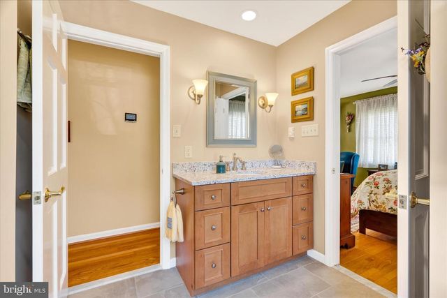 2 LOMBARDY DR, Middletown, MD 21769