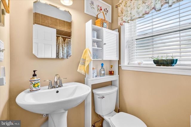 2 LOMBARDY DR, Middletown, MD 21769