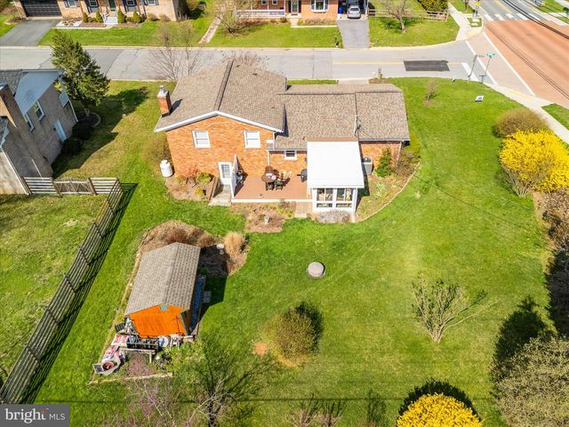 2 LOMBARDY DR, Middletown, MD 21769