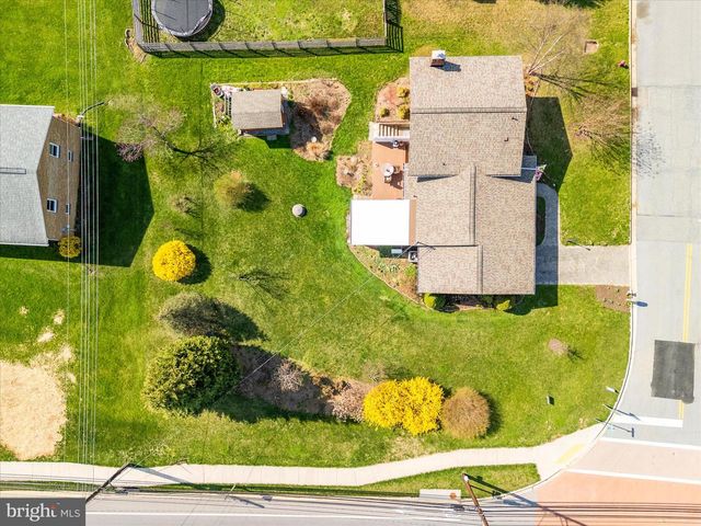 2 LOMBARDY DR, Middletown, MD 21769