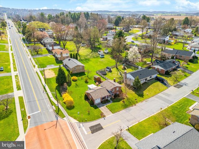 2 LOMBARDY DR, Middletown, MD 21769