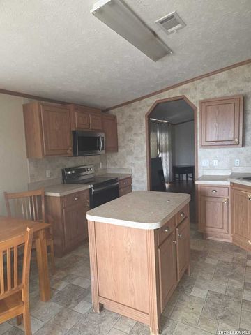 311 E Frio St, Dilley, TX 78017