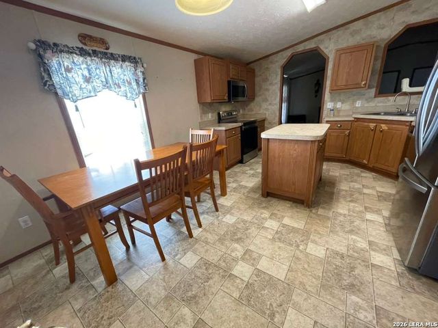 311 E Frio St, Dilley, TX 78017