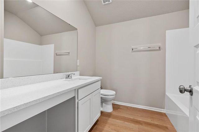 705 SW 6th Terrace, Oak Grove, MO 64075