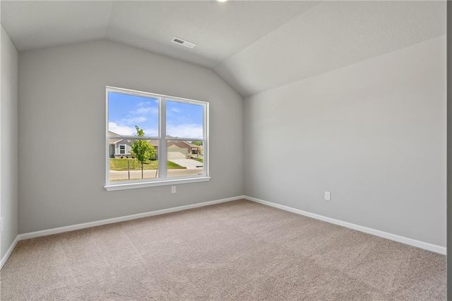 705 SW 6th Terrace, Oak Grove, MO 64075