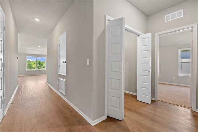 705 SW 6th Terrace, Oak Grove, MO 64075