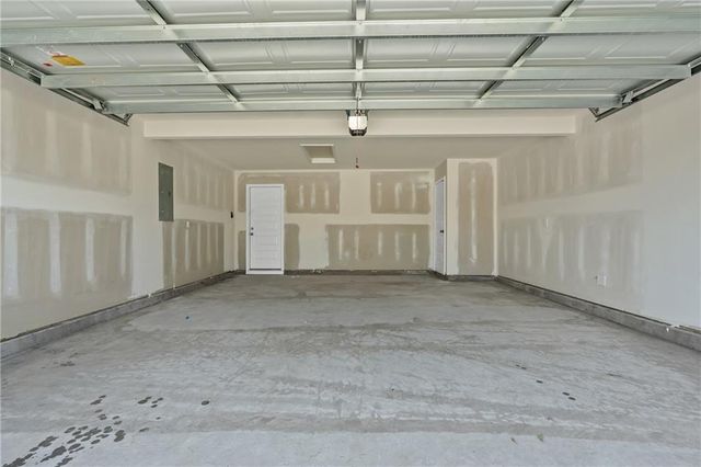 705 SW 6th Terrace, Oak Grove, MO 64075