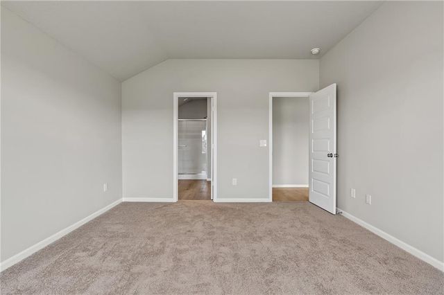 705 SW 6th Terrace, Oak Grove, MO 64075